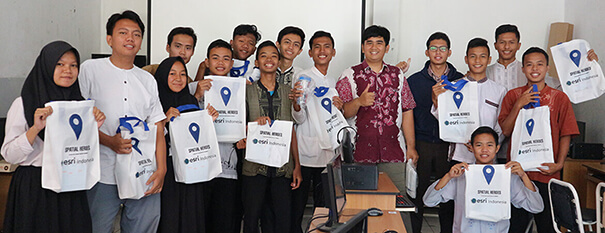 4 week internship experience at Esri Indonesia
