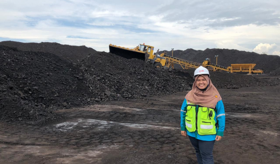 Nabila Farhaini, Coordinator of Mine Legal, Closure, and Environment at PT Sriwijaya Bangkit Energy